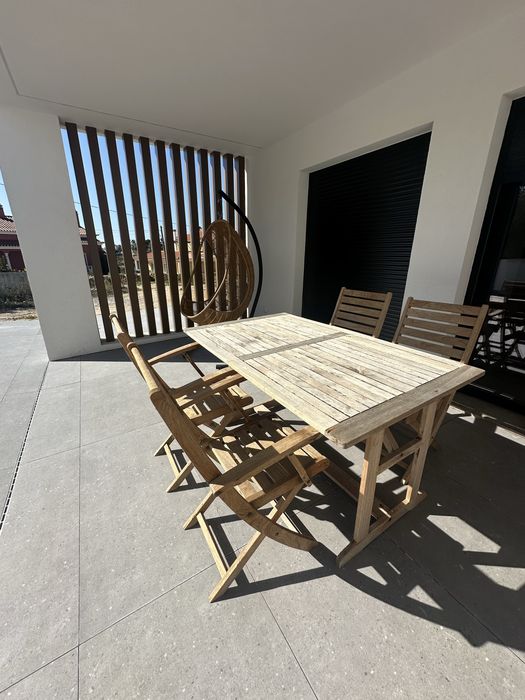 Conjunto de jardim em teca – mesa extensível 190/210 cm + 4 cadeiras dobráveis