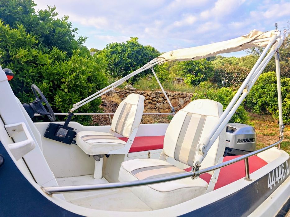 Barco boat Yacht com cabine e duas camas Mariner  trailer reboque