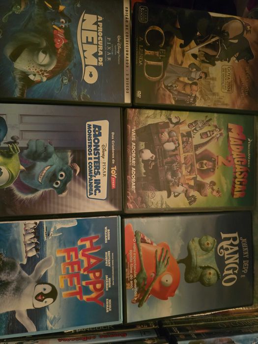 34dvd's e leitor de dvd's.