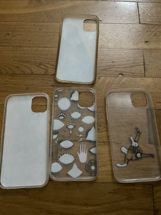 Capas de iphone 11 usadas em bom estado