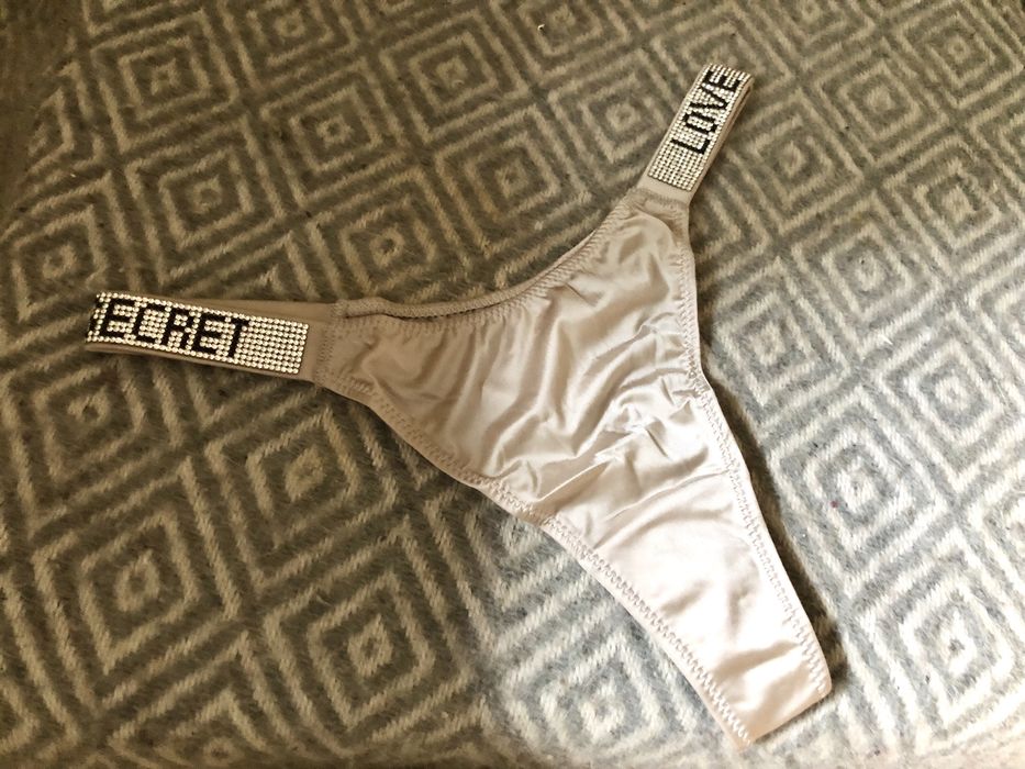 Жіночі труси стрінги з камінцями, розмір М