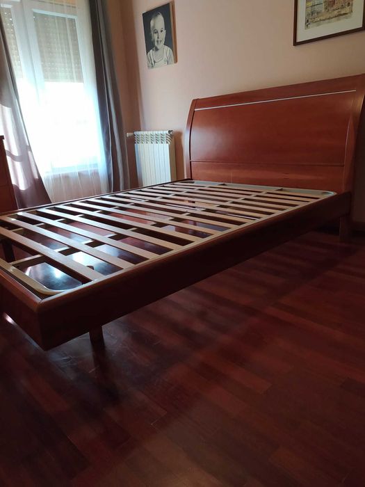 Cama de casal em madeira de cerejeira tamanho XL