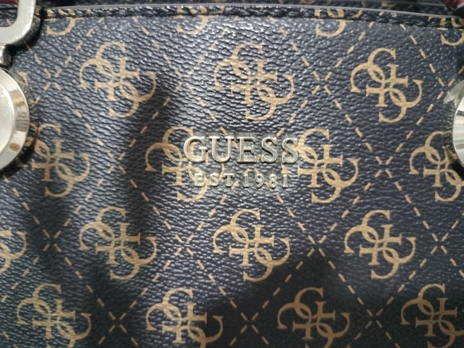 Vende-se mala da marca Guess original em muito bom estado