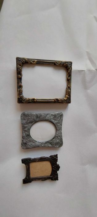 Cinco Mini Molduras antigas para fotos