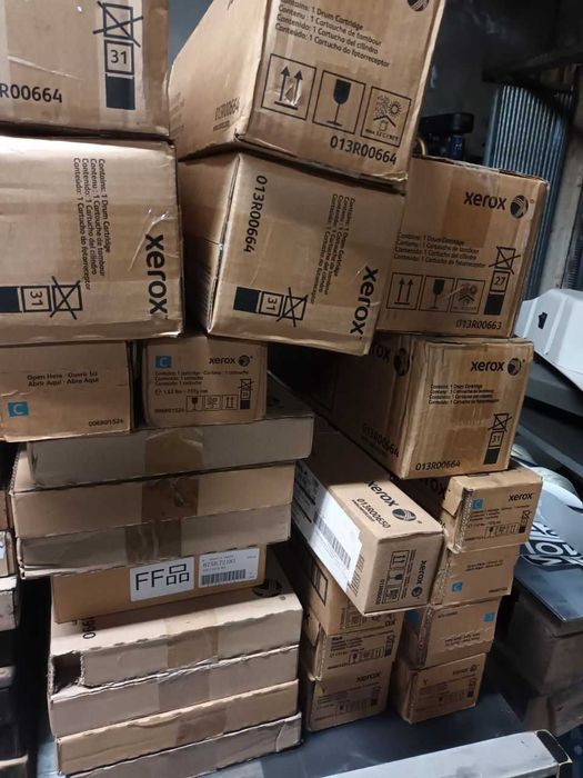 Impressora Xerox C60 + lote de consumiveis