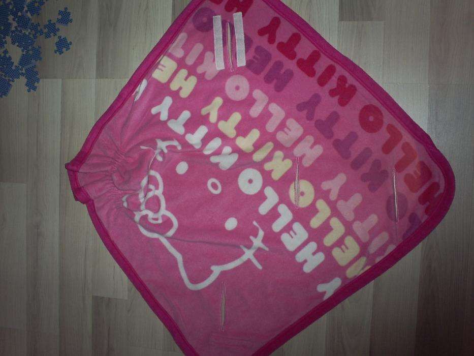Kocyk Hello Kitty do fotelika samochodowego, nosidełka