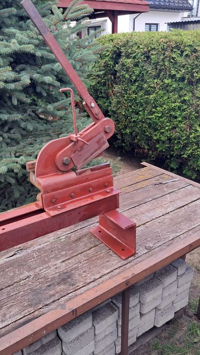 Gilotyna do cięcia blachy