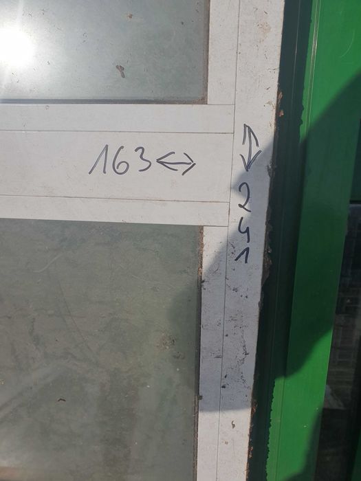 Duże drzwi aluminiowe