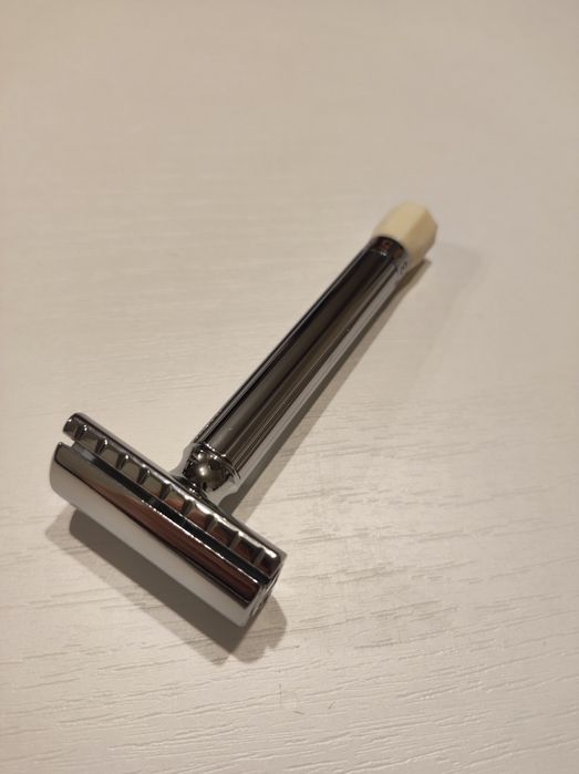 Tradycyjna maszynka do golenia na wzór "Merkur progress" + gratis