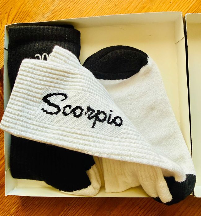 mister tee zodiac socks. 2 pary skarpetek=Skorpion. Rozmiar 39-42