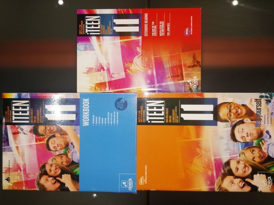 Caderno de atividades de inglês 11°ano