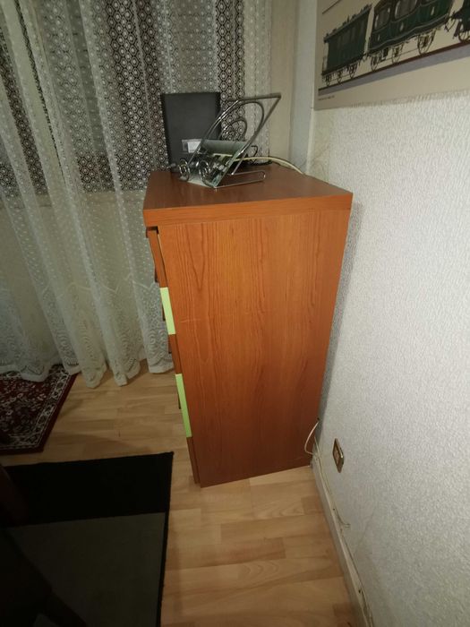 Cama de solteiro com gavetas de arrumação