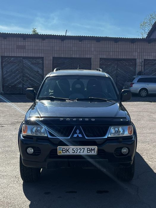 Mitsubishi Pajero Sport першого покоління