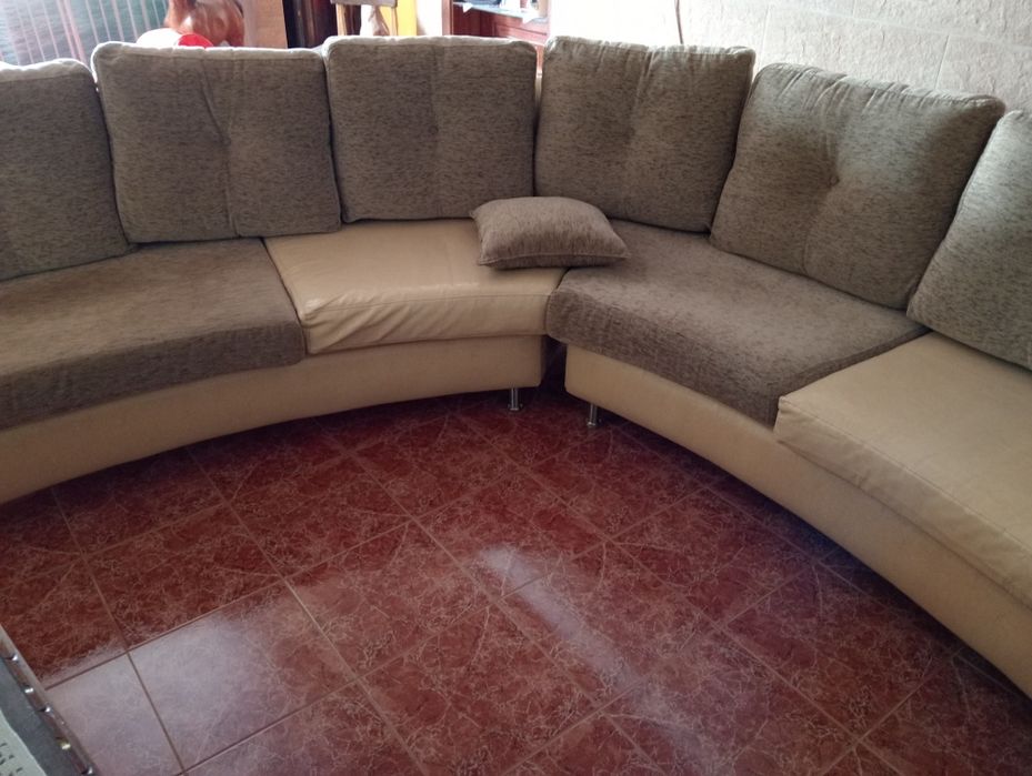 Sofá canto curvo de dois módulos