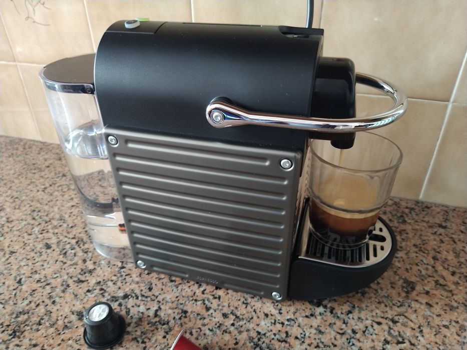 Máquina de café Nespresso casa quarto apartamento vivenda escritório gabinete carro cozinha.