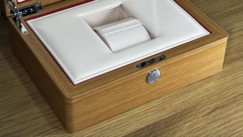 Caixa Omega igual a nova