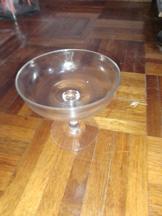 Diversas peças soltas da Vista Alegre e Cristal