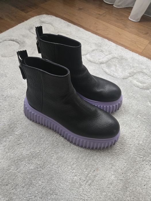 Продаю женские челси AGL