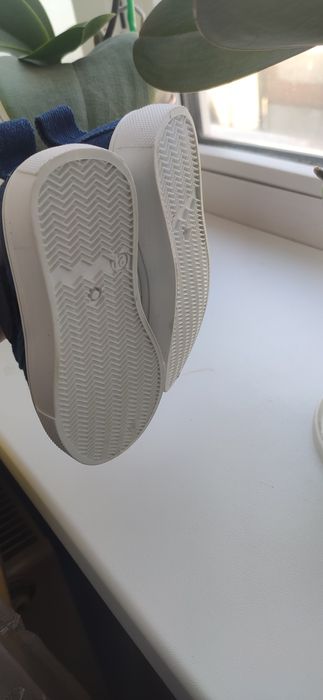 Макасіни для хлопчика 21 розмір може бути на 20. Повністю нові.