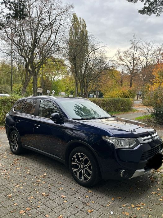 Mitsubishi Outlander Mitsubishi Outlander 2.2 DID 4WD Intense • 7-osobowy • 2014 / rejestra