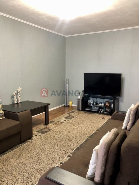 Продам 3 кімнатну з холом на Лівому березі