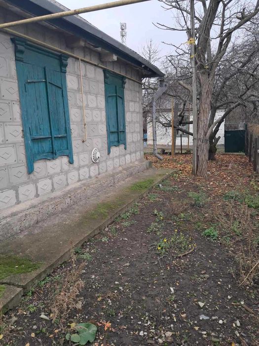 Продам газифицированный дом. Земли 44 сотки. Центр