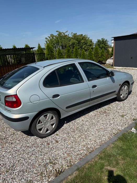 Renault Megane 1.6 benzyna 2000 rok