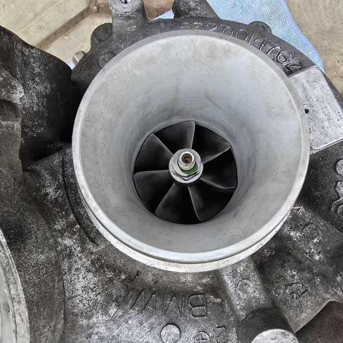 Продам турбину, задние фонари БМВ Е70 40D Рстайл