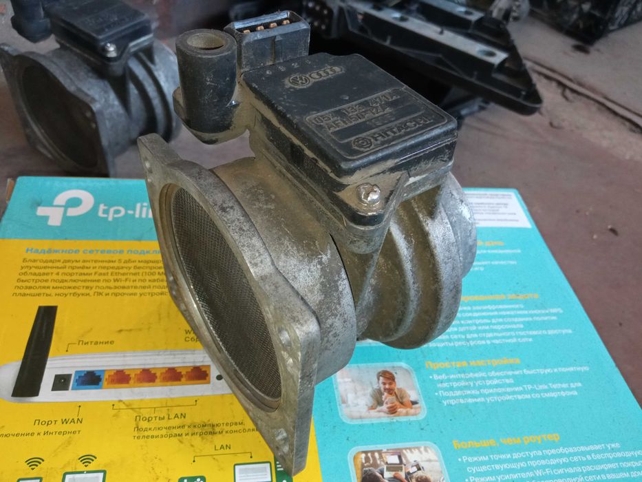 ДМРВ витратомір повітря расходомер Audi 80 B4 054133471A AFH50-12A