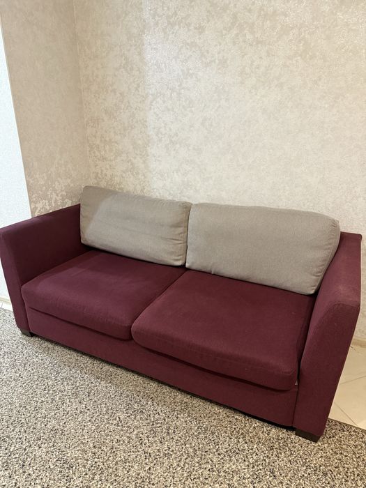 Диван 185 x 83 см з подушками