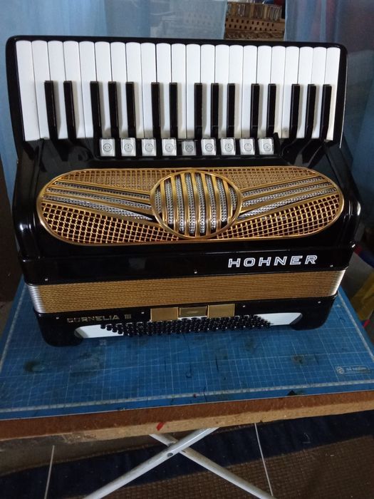 Acordeão Hohner   96 baixos