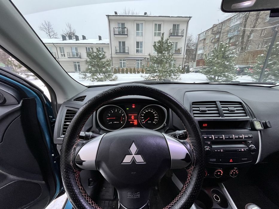 Mitsubishi ASX 2011 року