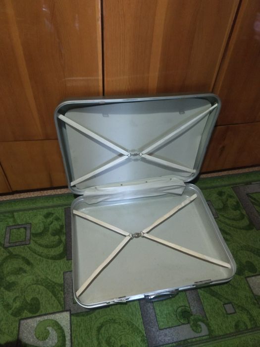 Чемодан дорожный большой