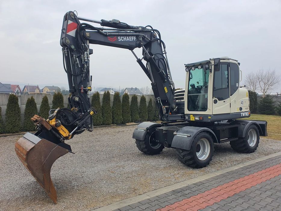 Schaeff Terex TW 110  Rototilt + szczypce / 3 Łyżki / 4 koła skrętne / Oświetlenie LED / 85