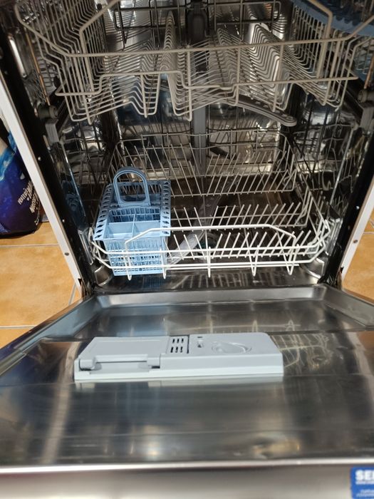 Máquina loiça Indesit Clase AAA