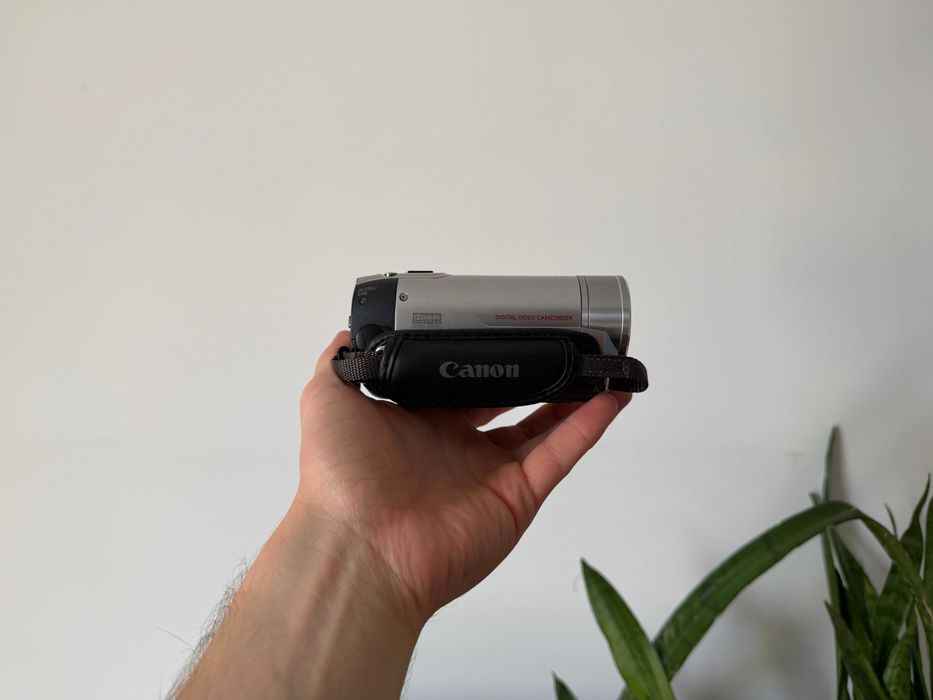 Kamera Canon FS100 | Camcoder | Dad cam | Super stan | VHS ale wygodniej bo na kartę SD