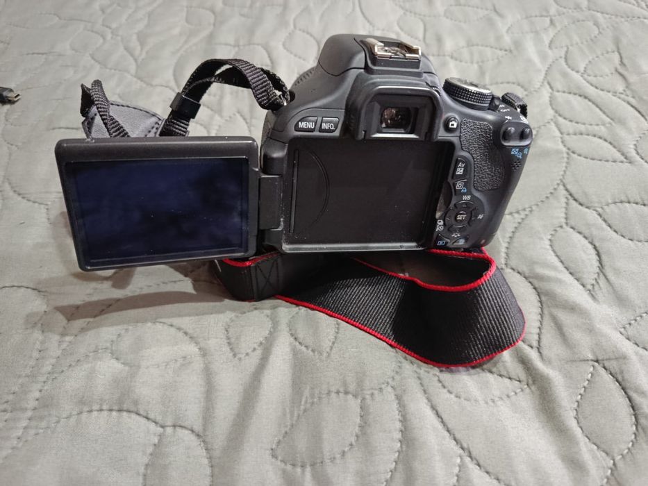 Фотоапарат Canon