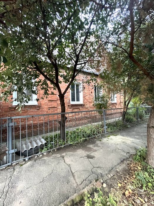 Продам частину будинку р-н Роменской начало біля храму неподалік