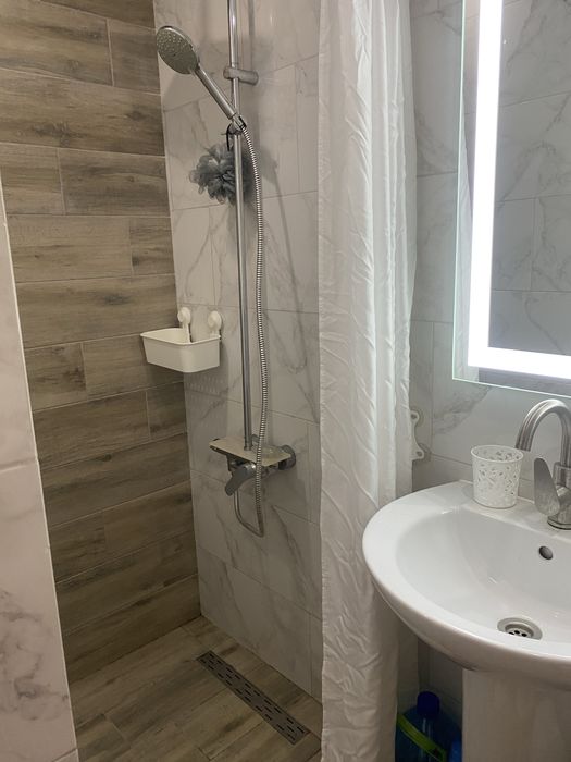 Здається окрема частина будинку ,2 кімнати