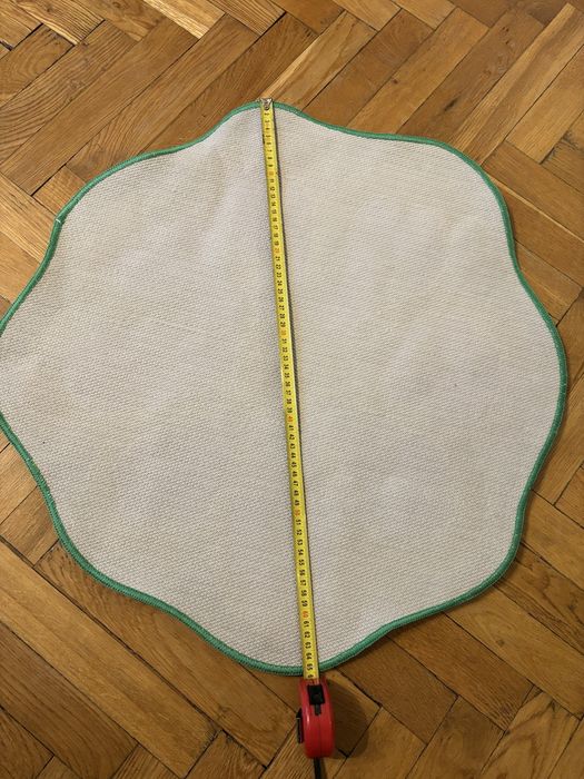 Dywanik kwiatek idealny do łazienki lub pokoju dziecka