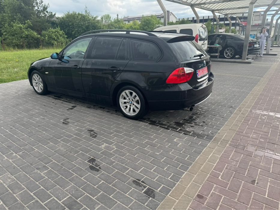 BMW 318i  E91  Гарний стан авто