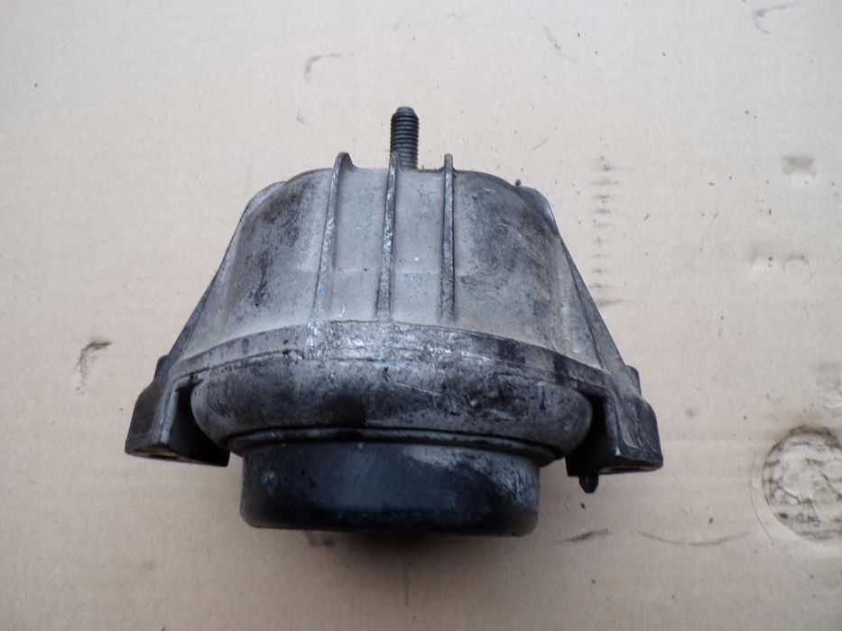 poduszka silnika bmw e60 e81 e90 e91 139811