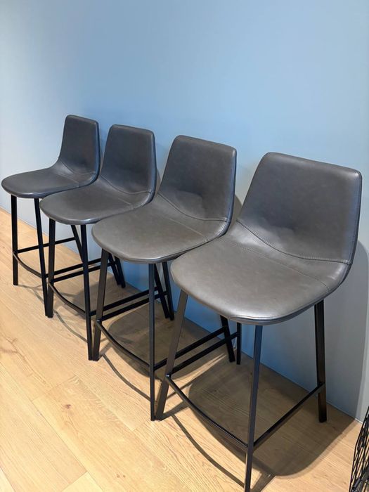 Напівбарний стілець , Барний стілець