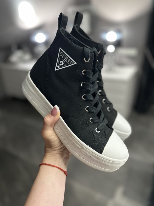 Tramki damskie Guess r.40