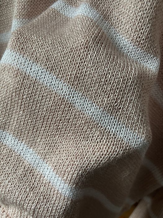 Sweter z kapturem r. Uniwersalny