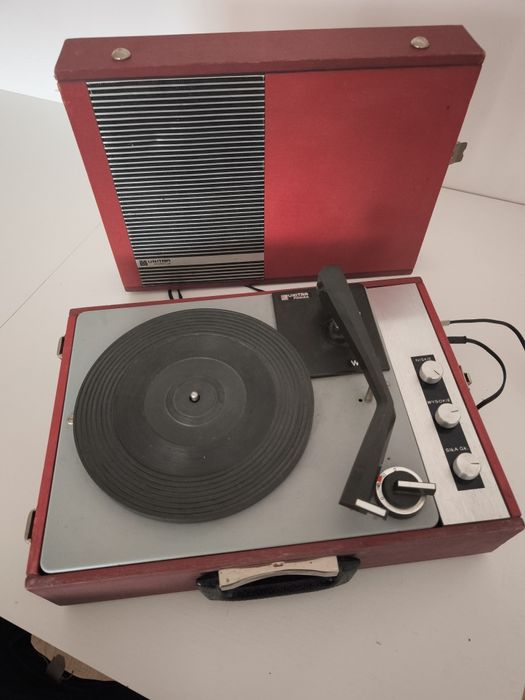 Gramofon UNITRA  550 fonica