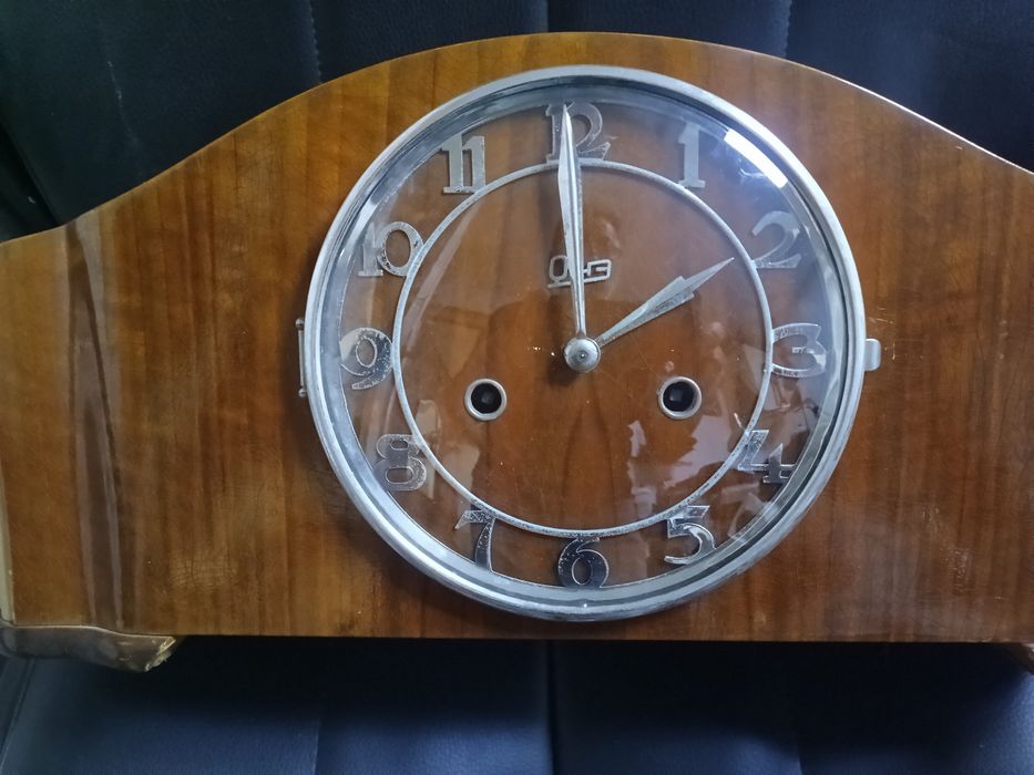 Продам настольний два часы