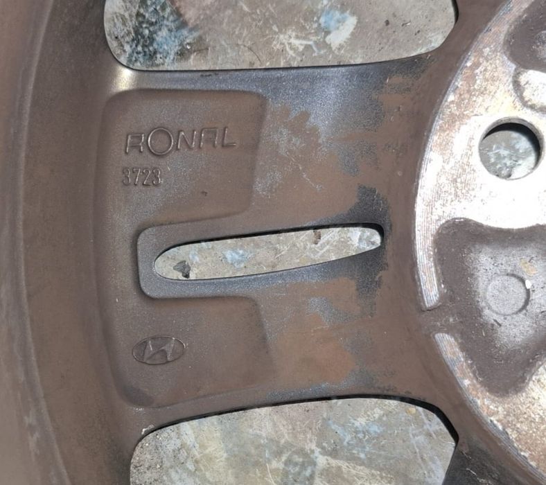 Alufelgi 16" Hyundai i30 + dekielki