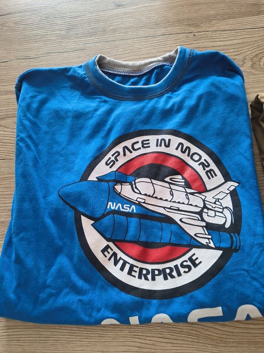 Niebieska bluza chłopięca