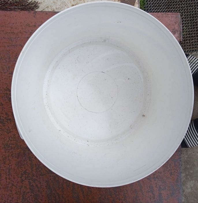 Відро. Ємкість. Посуда. Посудина. Пластик. Контейнер. Відро.